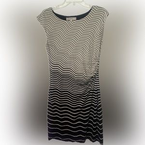 Ann Taylor LOFT Wavy Striped Dress Cap Sleeve Lined
Medium